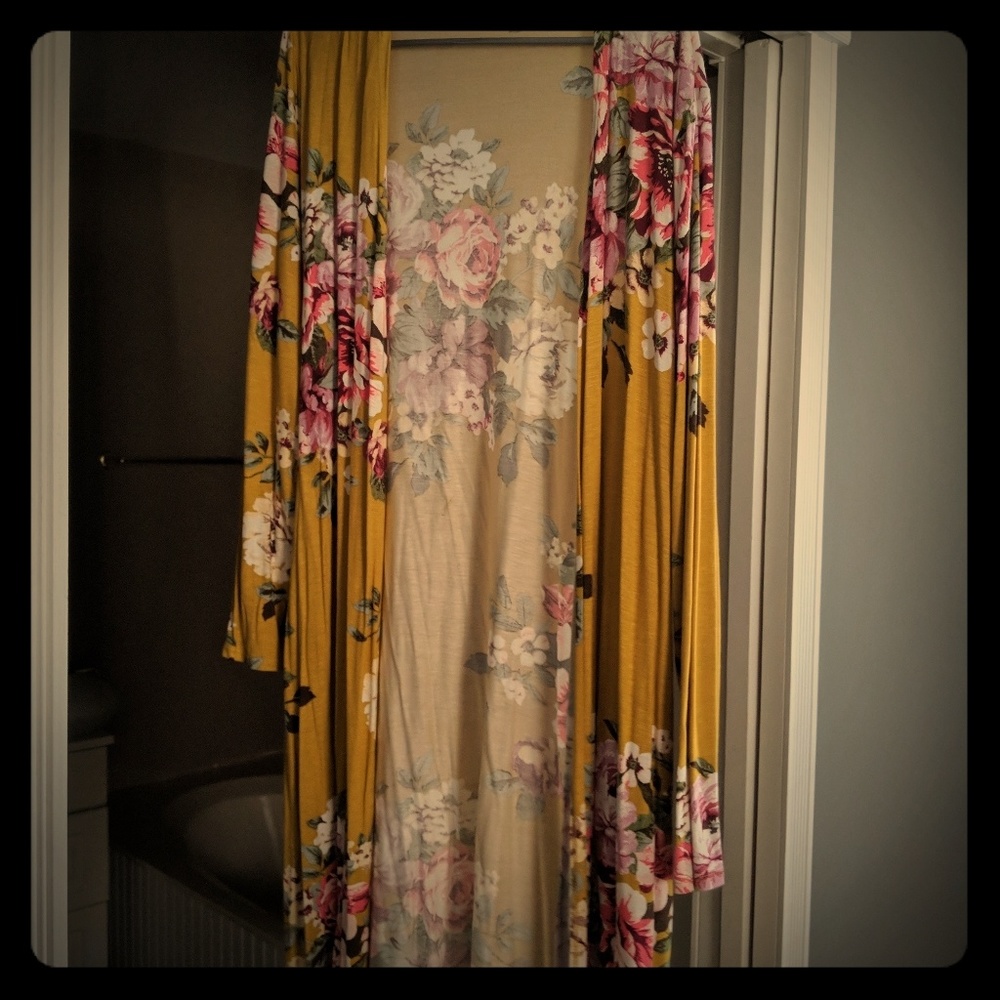 Mustard floral duster